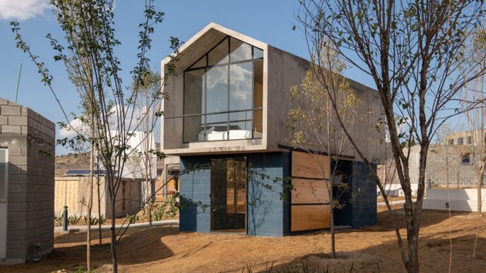 Arquitectura moderna en Inmobiliare Summits, México. Diseño innovador en el sector real estate. Espacios únicos para conferencias LATAM.