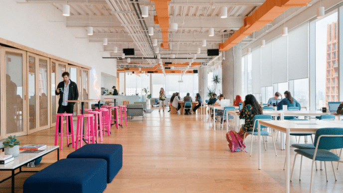 venue/architecture
Espacio WeWork, venue de conferencias Inmobiliare Summits. Oficinas modernas con luz natural en México, LATAM. Diseño innovador.