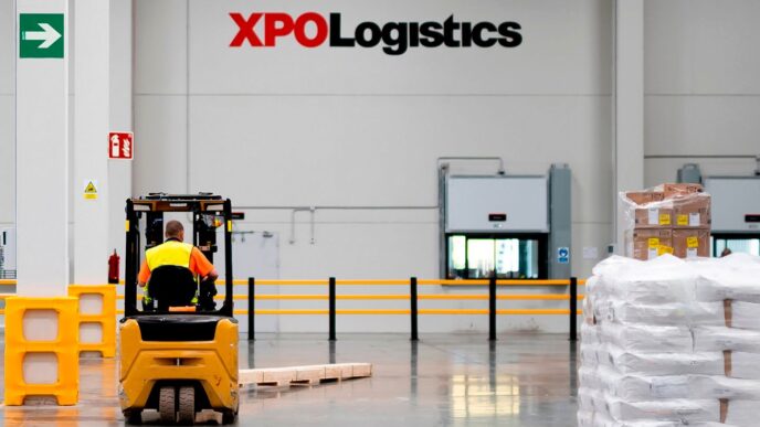 Sponsors/branding

Montacargas en almacén de XPO Logistics. Logística y cadena de suministro en México y LATAM. Soluciones para el sector inmobiliario.