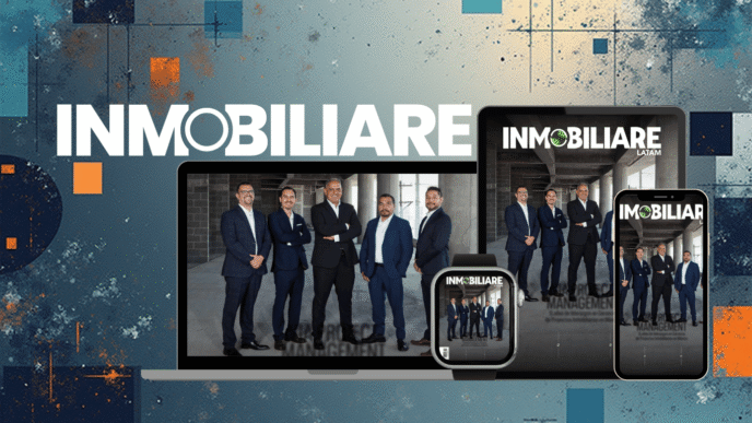 Imagen promocional de la revista Inmobiliaria Latam, mostrando un equipo de profesionales en diversos dispositivos electrónicos. Diseño moderno y corporativo.