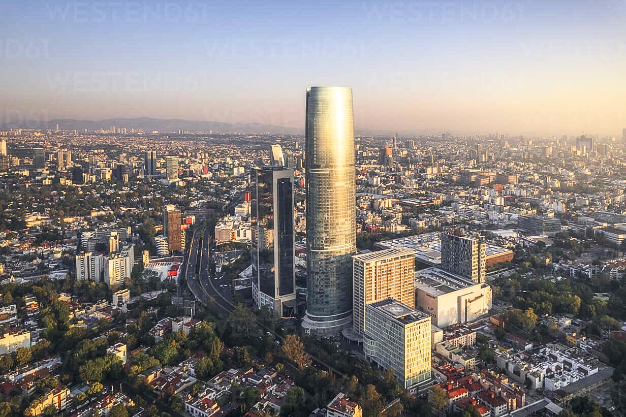 FIBRAs-en-México-crecen-29.9%-en-2025-impulsadas-por-la-demanda-inmobiliare inmobiliaria y alta ocupación